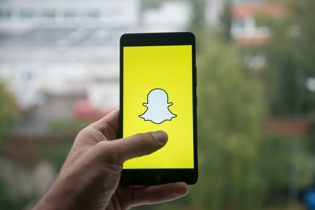 Ways Artists Can Use Snapchat to Build Online Exposure