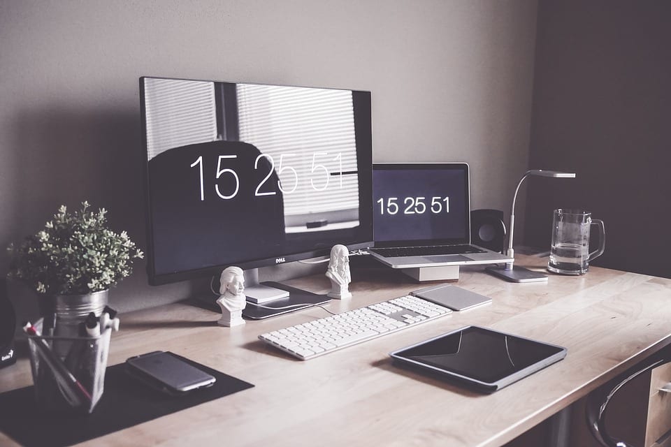 Key Differences Between Business and Home Laptops for Entrepreneurs ...