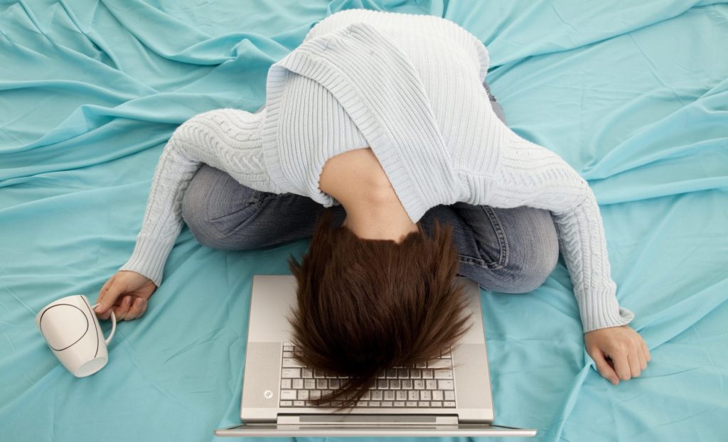 Why You Shouldn't Work From Bed Tweak Your Biz