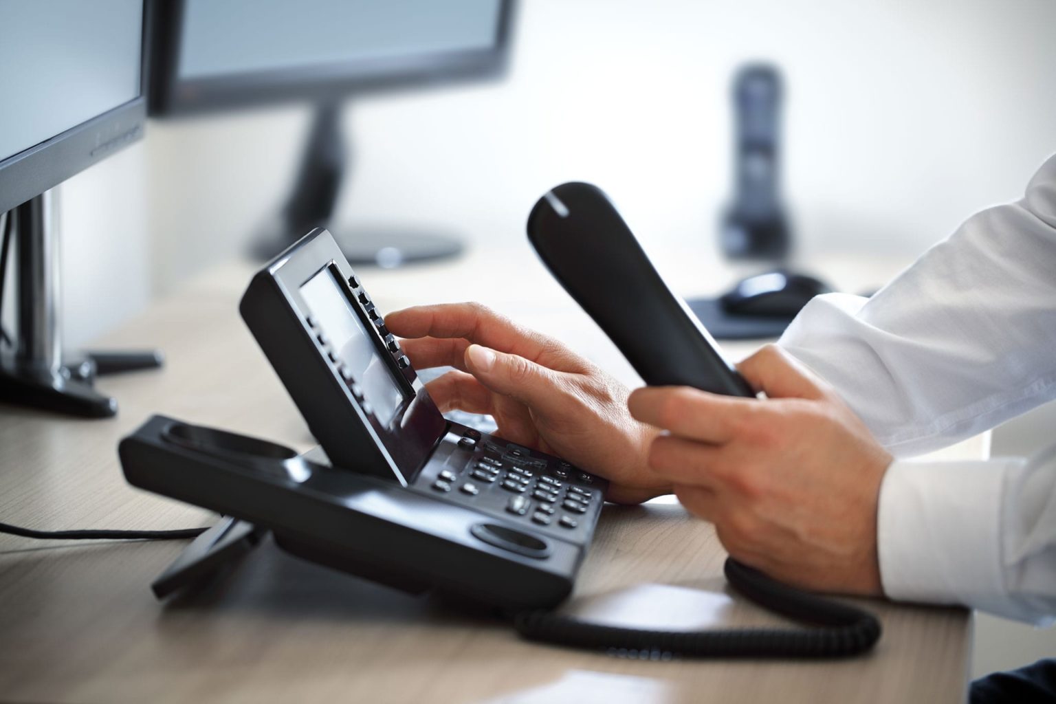 What is a VoIP Phone and How Does it work? Tweak Your Biz
