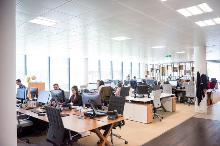 how-should-workplace-discrimination-be-dealt-with-tweak-your-biz