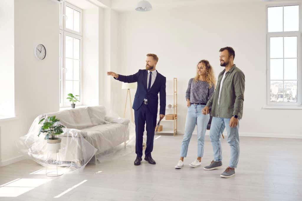 What to Look for When Buying a House, Tour